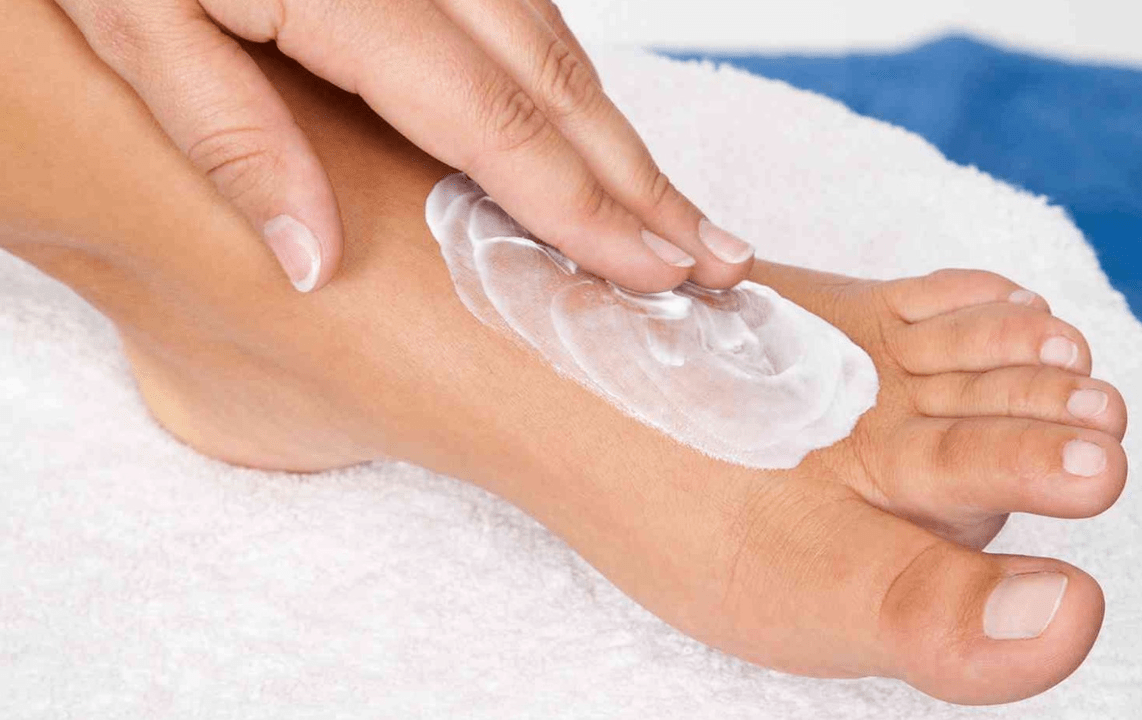 use ointment against fungus on the feet