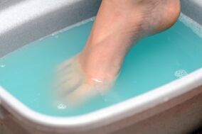 Bath with apple cider vinegar for the treatment of fungus on the foot