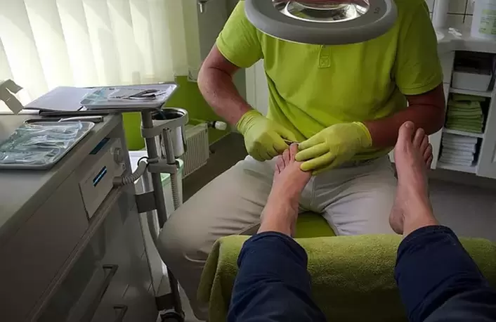 toenail care procedures